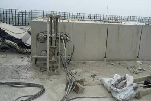 公路护栏切割拆除